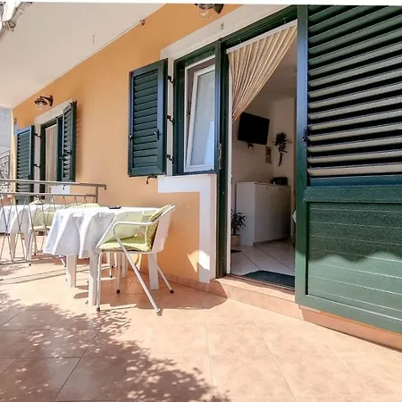 Alma One Apartment Novigrad Istria